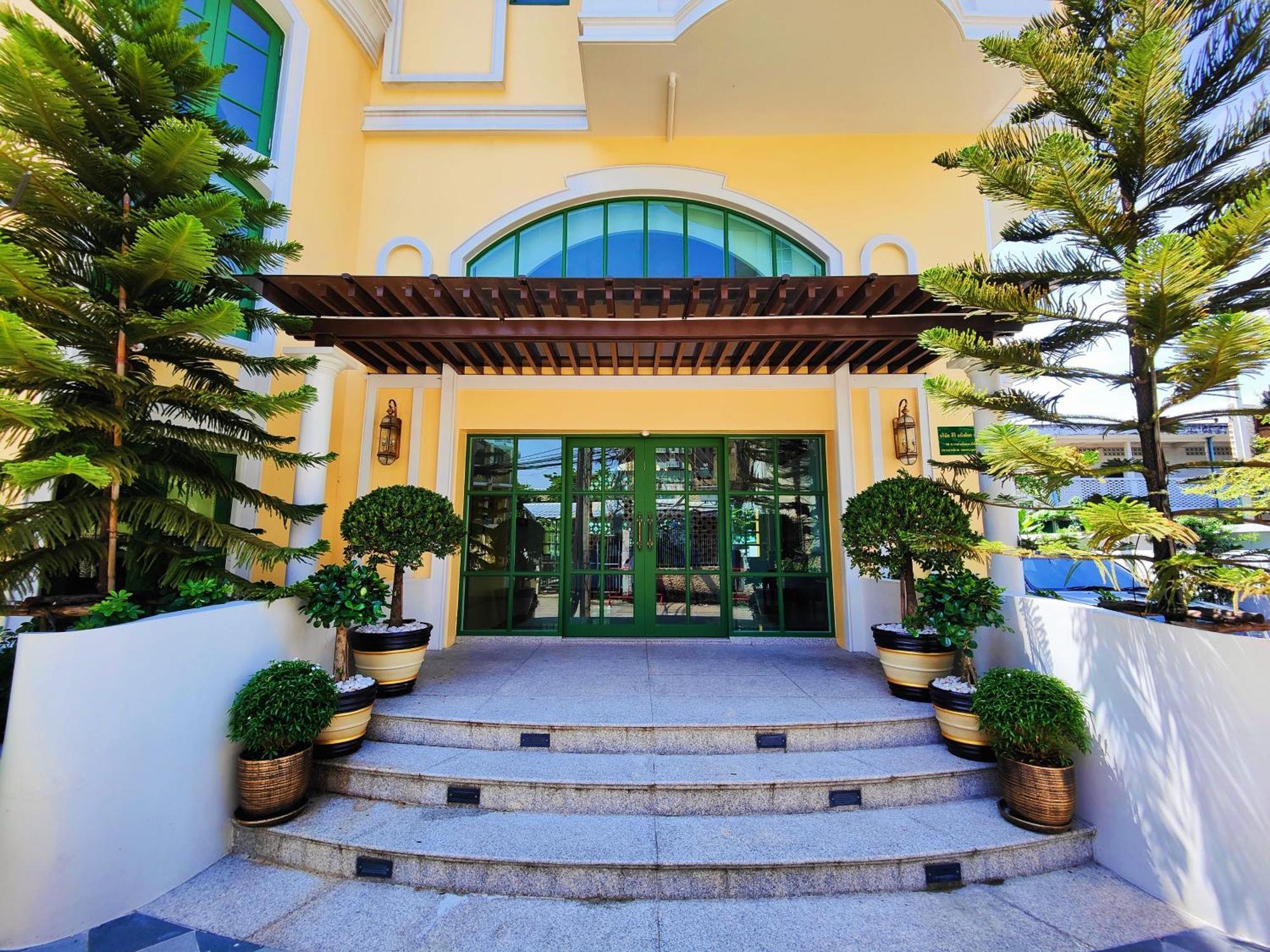 Siri Ratchadamnoen Bangkok Hotel Luaran gambar