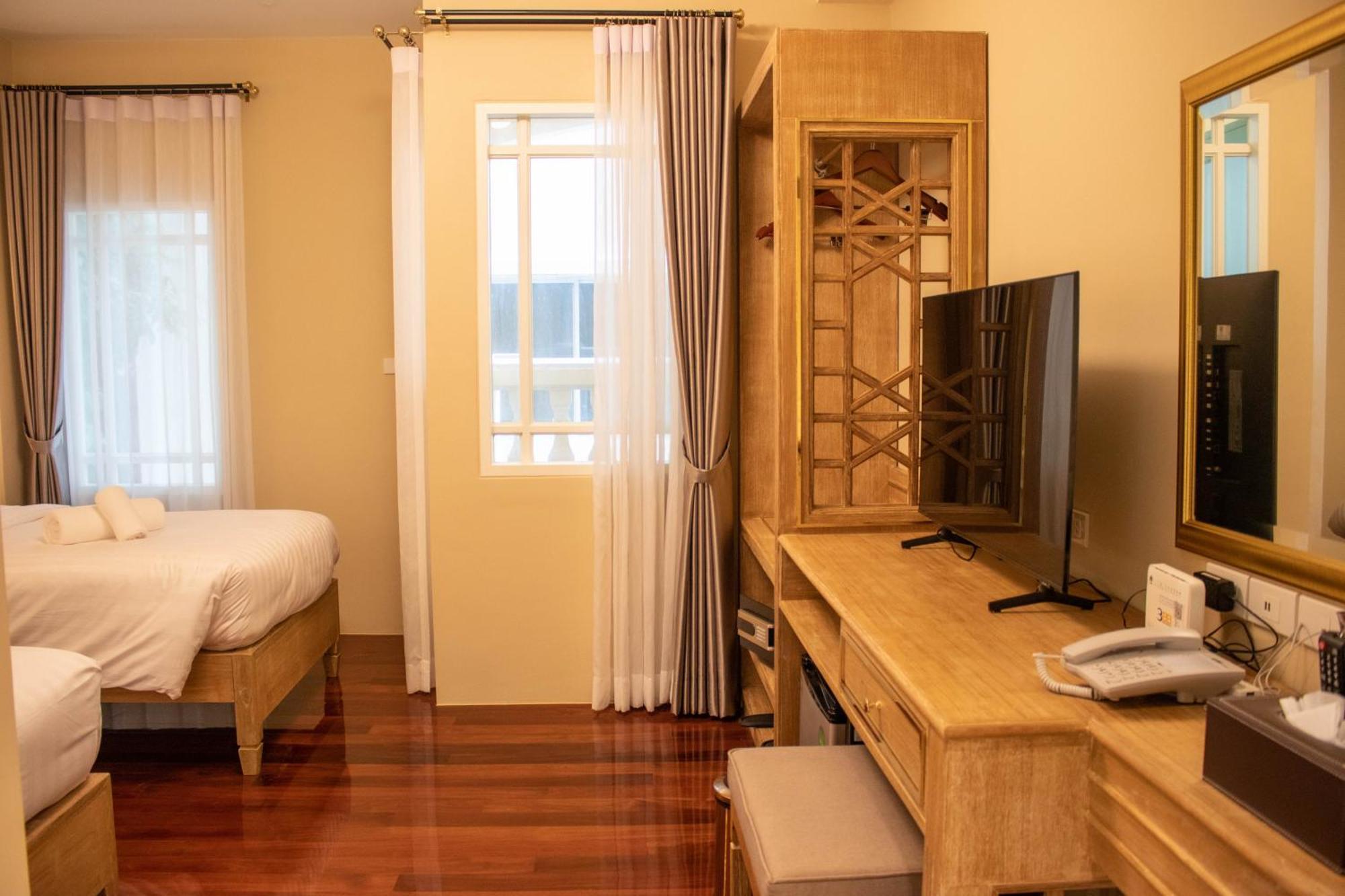 Siri Ratchadamnoen Bangkok Hotel Luaran gambar